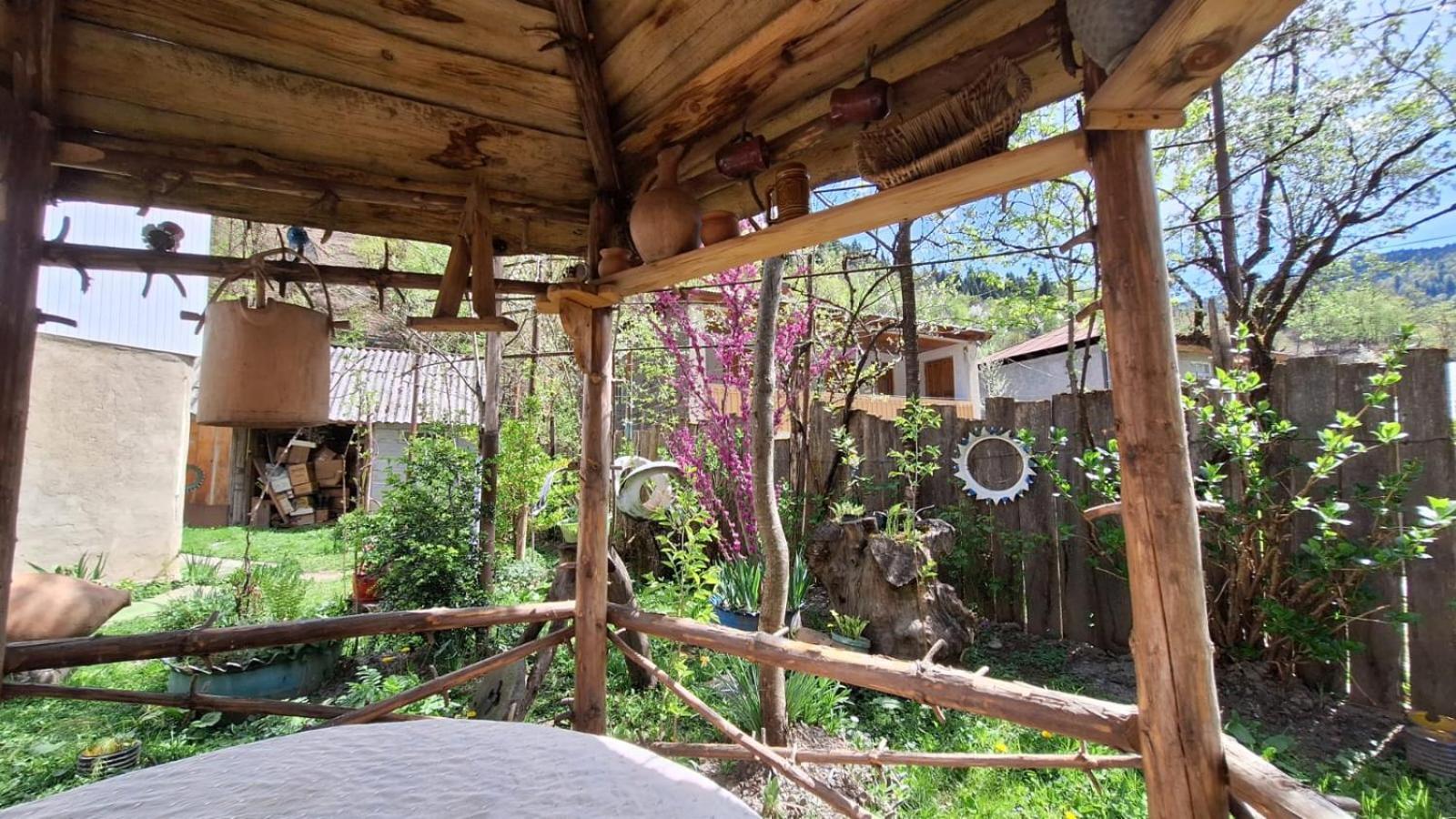 Guest House "Svaneti" Lentekhi ภายนอก รูปภาพ
