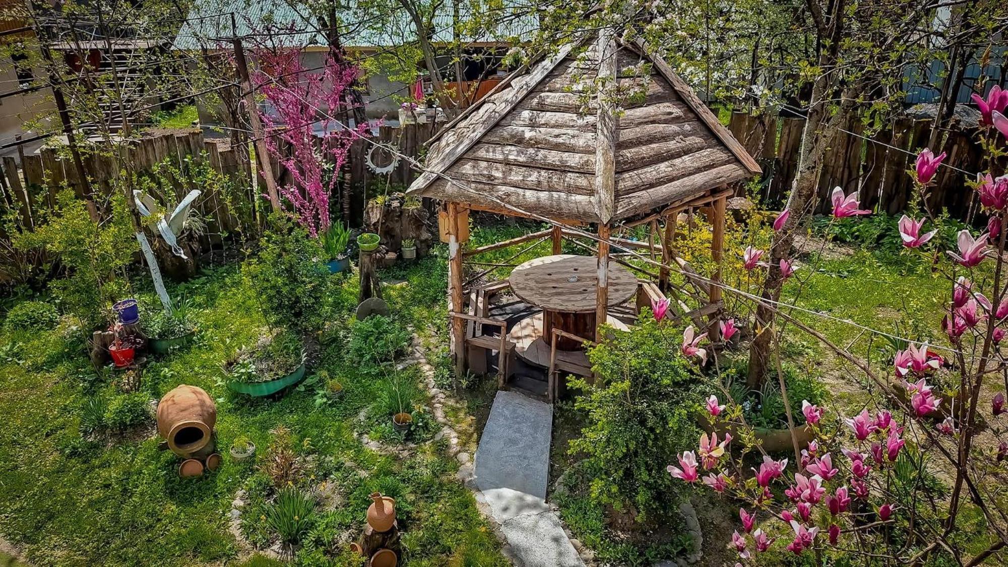 Guest House "Svaneti" Lentekhi ภายนอก รูปภาพ