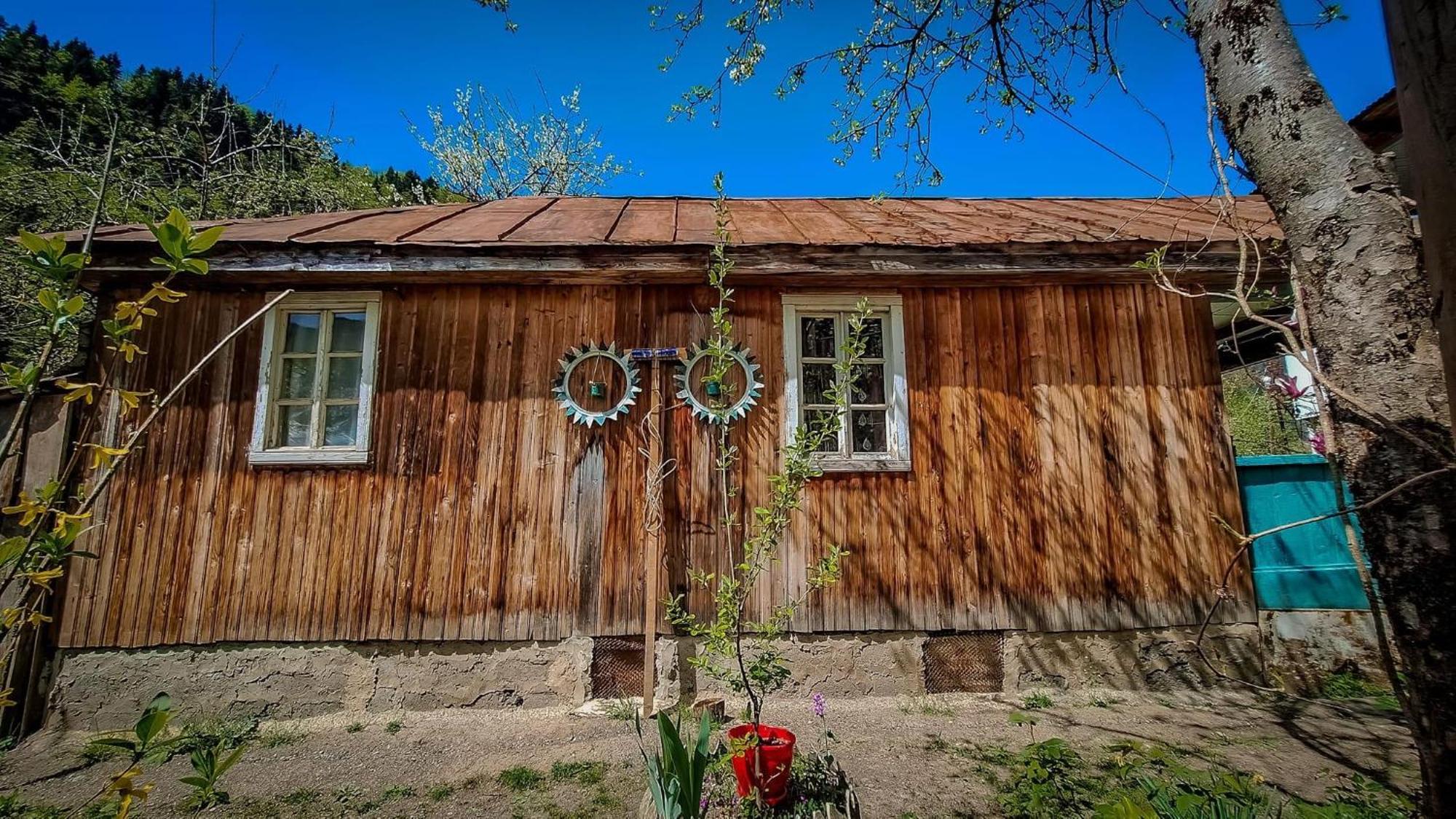 Guest House "Svaneti" Lentekhi ภายนอก รูปภาพ