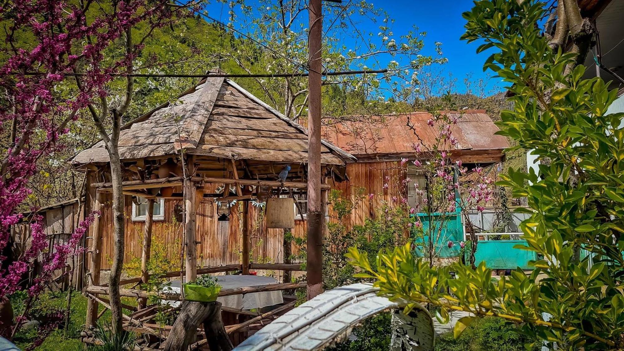 Guest House "Svaneti" Lentekhi ภายนอก รูปภาพ